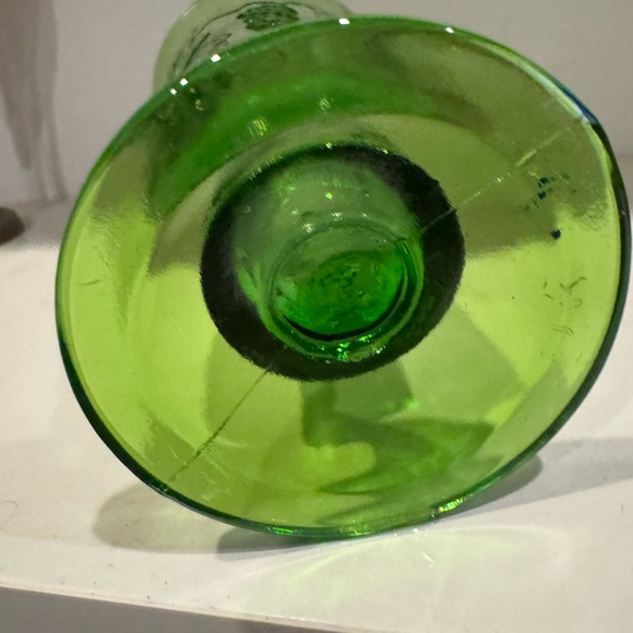 Vintage Colony Green Indiana Glass Vase Raised Grape Pattern Circa 40s-50s - Picture 5 of 6